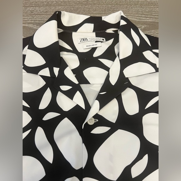 ZARA Black/White Printed Stretch Floral Shirt - Picture 3 of 4